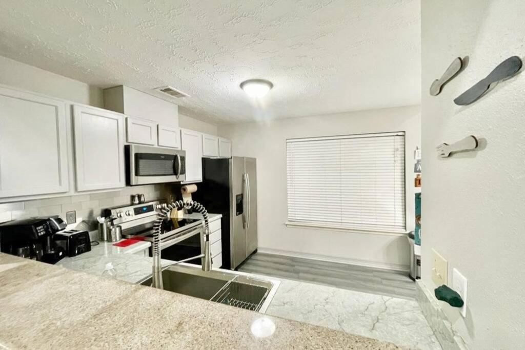 3 Bedroom Entire Home - Centrally Located In Katy, Texas Экстерьер фото