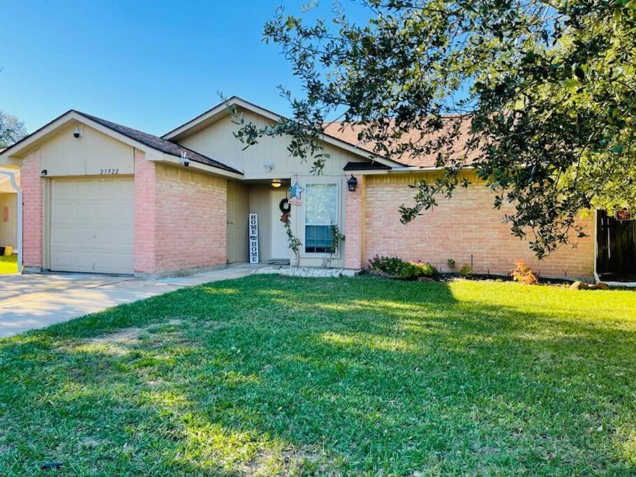 3 Bedroom Entire Home - Centrally Located In Katy, Texas Экстерьер фото