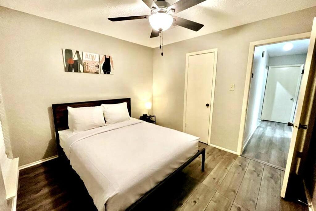 3 Bedroom Entire Home - Centrally Located In Katy, Texas Экстерьер фото